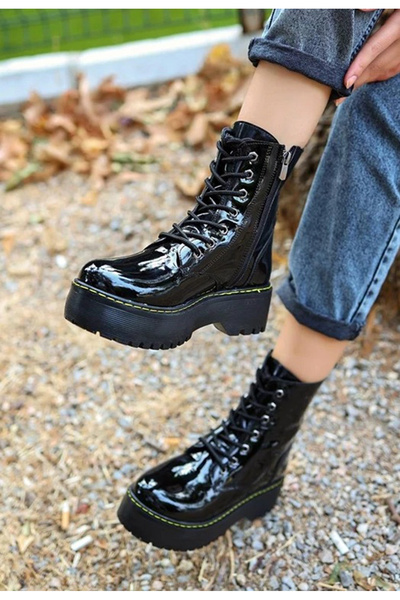 Scarpebutik Women's Waterproof Lace-Up Boots & Booties
