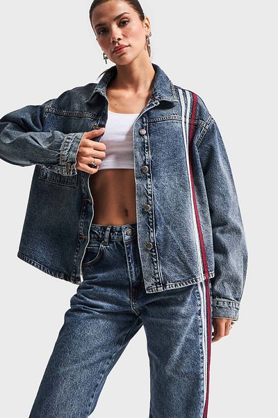 its basic Jachetă de cămașă din denim cu design largi, cu dungi de culoare denim