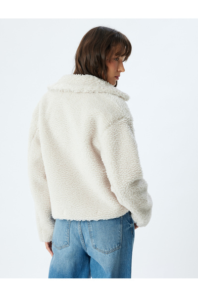 Koton Plyšová bunda s dvojitou kapsou na knoflíky