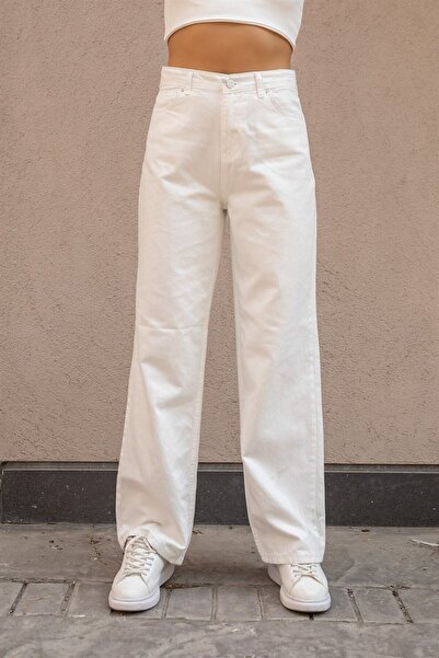 ByCukurovaFrango Βασικό γυναικείο ψηλόμεσο τζιν με φαρδύ φόρμα σε λευκό χρώμα
