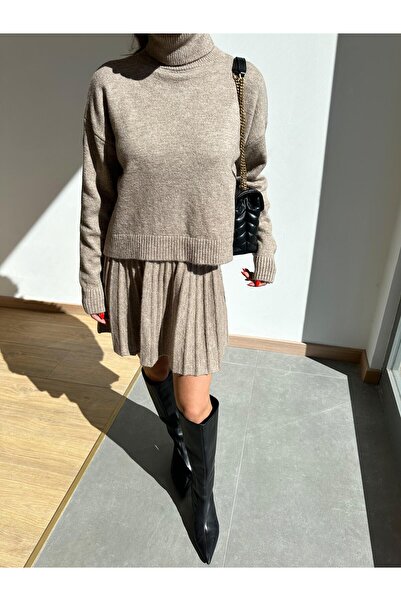 Mooi Butik Σετ πλεκτό πουλόβερ ψαρά με πλισέ μίνι φούστα σε σκούρο βιζόν
