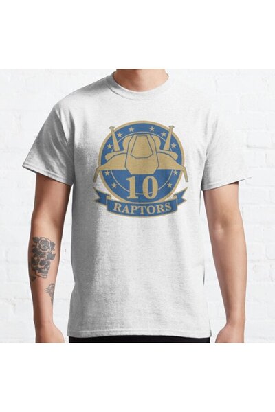 ZOKAWEAR Široka unisex majica sa dizajnom značke zasluga Battlestar Galactica...