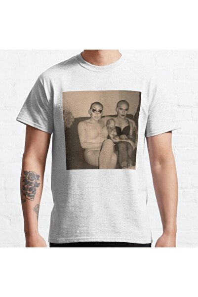 ZOKAWEAR Široka unisex majica Trixie Katya sa dizajnom iza kulisa Štampano