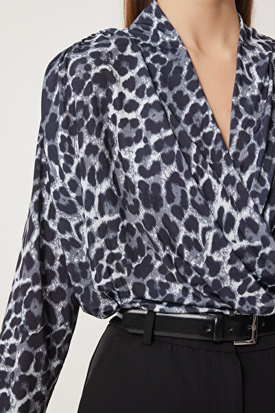 Lovelyİstanbul Leopard Patterned Padded Sandy Blouse - Wrap Collar, Snap, Gray Black Lzh0005