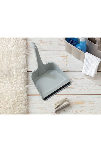 Madame Coco Gervais Vertical Handle Dustpan