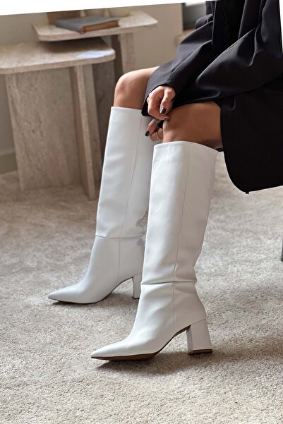 NİŞANTAŞI SHOES Briar fehér matt - hegyes orrú női sarkú csizma