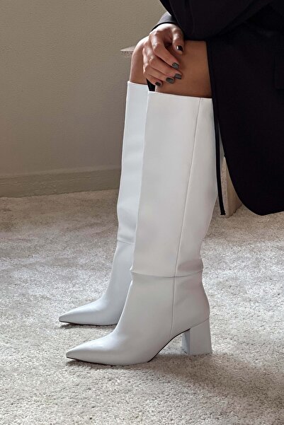 NİŞANTAŞI SHOES Briar fehér matt - hegyes orrú női sarkú csizma