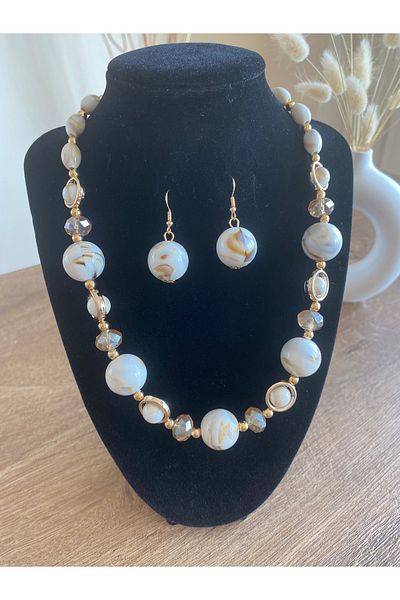 Store Vintage Style Necklace Earring Set Made of Acrylic Beads