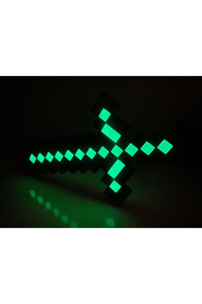 Devotech Minecraft Fosfor Işıklı Elmas Kılıç ve Minecraft Figür Oyuncak