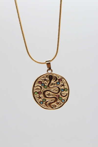 Arwen Collection الملونة تشيكوسلوفاكيا لوحة مسطحة خمر نموذج قلادة الفولاذ المقاوم للتشويه