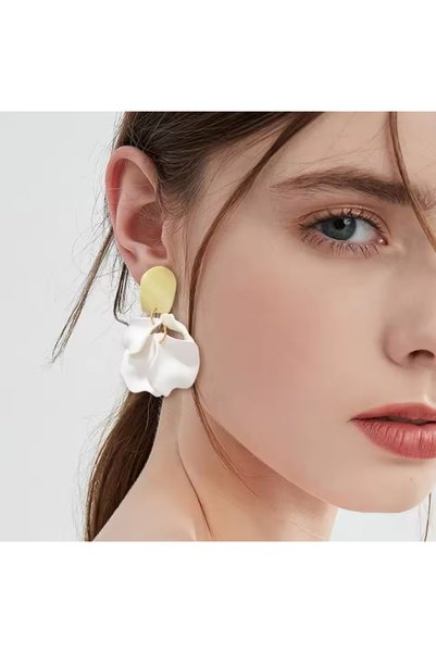 Hector&Co. Jewellery Parlak Beyaz Akrilik Vintage Gül Yapraklı Çiçek Küpe