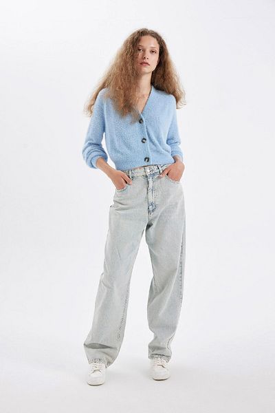 DeFacto Oversize Wide Fit s výstřihem do V Základní hladká pletenina s knoflíky Cardigan D1428Ax24Wn