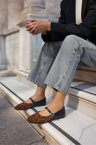 ANGELİNA JONES PANTOF DE PIELE DE DAMA RIVA CU DETALIU DE LEOPARD NEGRU