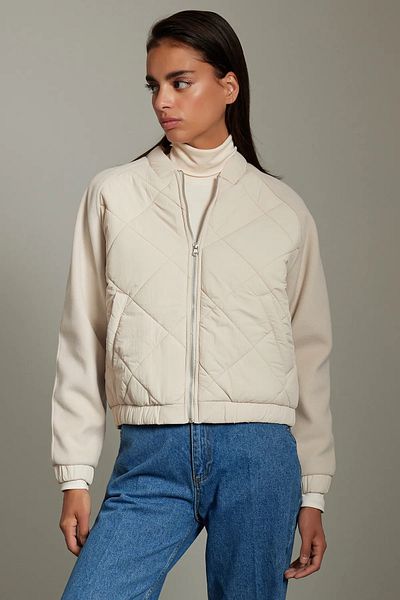 Trendyol Collection Oversize Ecru Bomber Jacket - Detailní razítko, sezónní bunda Twoaw25Mo00061
