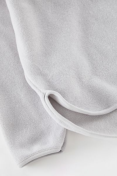Trendyol Curve سويت شيرت بقلنسوة وسحاب من الصوف باللون الرمادي مقاس كبير - TBBAW25AO00030