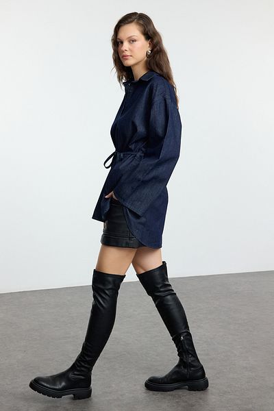 Trendyol Collection Dunkelblaues, übergroßes, gebundenes Jeanshemd TWOAW25GO00082
