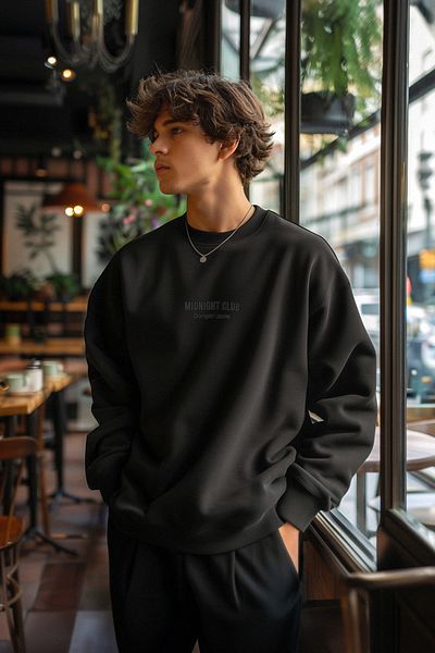 Trendyol Collection Φούτερ με στάμπα σε μαύρο ανάγλυφο μεγάλο μέγεθος - TMNAW25SW00088