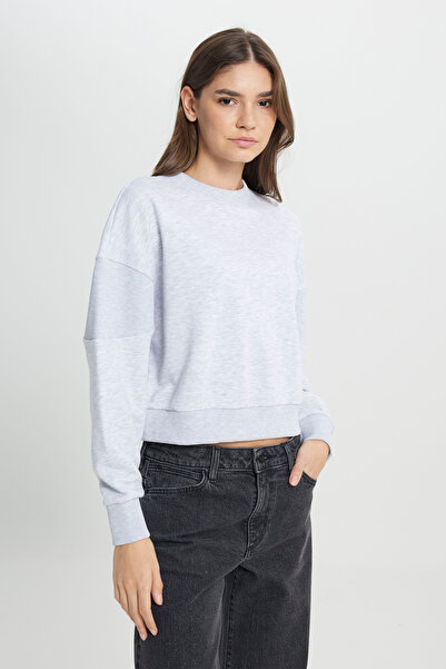 WRANGLER Relaxed Fit Wide Cut Crew Neck Women's Gray Melange Sweatshirt