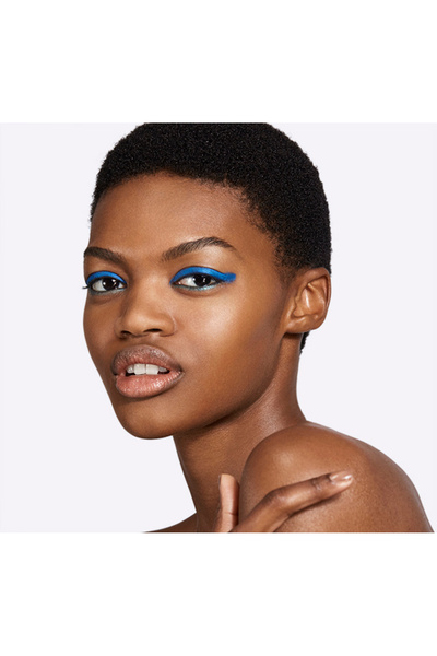 M.A.C Suya Dayanıklı Doğal Saten Bitişli Fondöten - Studio Face And Body Foundation C1 - 120ml