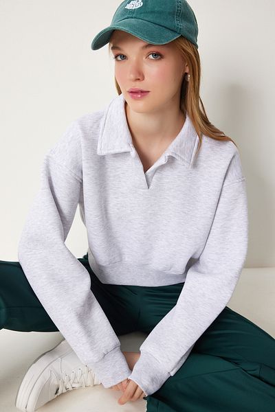 Happiness İstanbul Graues, geripptes Crop-Strick-Sweatshirt mit Polokragen für Damen HW00014