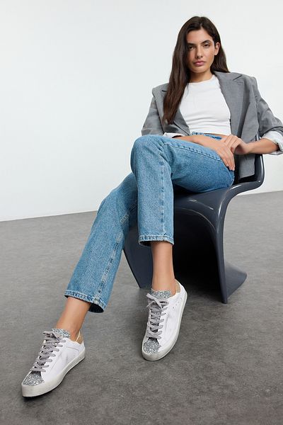 TRENDYOL SHOES Retro-Sneakers für Damen in Weiß mit Glitzer - Takaw25sn00007