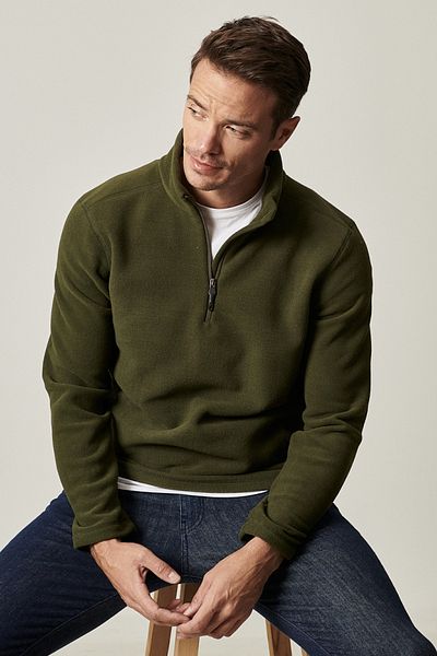 AC&Co / Altınyıldız Classics Khakifarbenes, pillingfreies, kältebeständiges Fleece-Sweatshirt mit Standard-Passform und Stehkragen für Herren