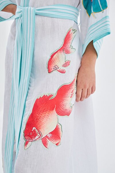 Peraluna Lotus Fish Appliqued Linen Blended Women's Knee-Length Kimono - White
