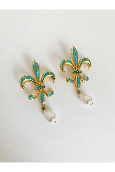ı feel free more then ever that moment Pearl French Lily Earrings - Blue