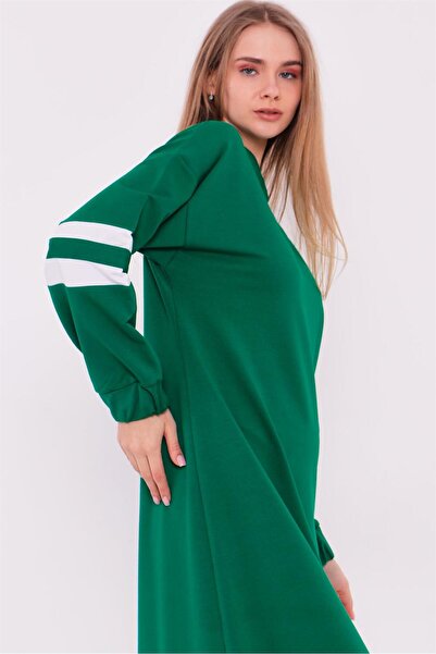 Bwest Αθλητικό φόρεμα Gupse με λεπτομέρεια με ρίγες στο μανίκι - 71079.111 - Beneton Green