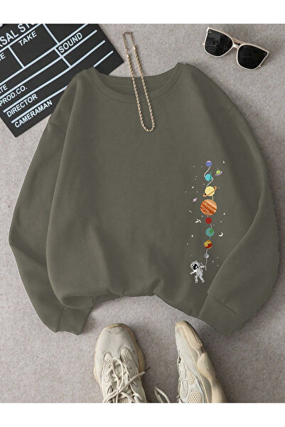 StartMore سويت شيرت كبير الحجم للجنسين بطبعة رائد الفضاء والكوكب باللون الرمادي