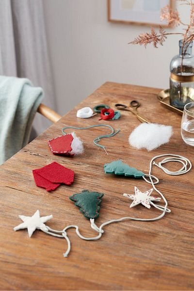 Tchibo Garland With Hanging Felt Decorations, Green