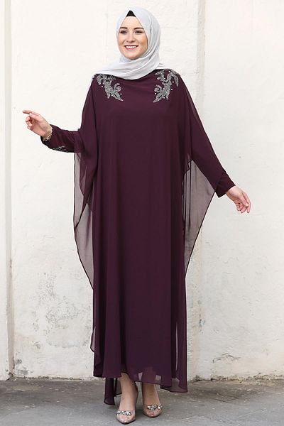 Amine Hüma Beste βραδινό φόρεμα Plum