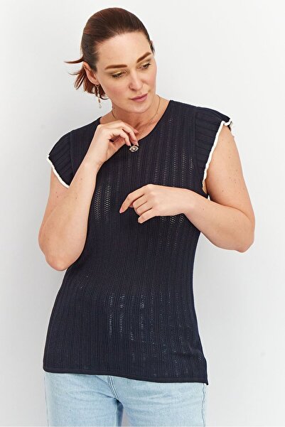 Tchibo بلوزة نسائية ذات رقبة دائرية وأكمام قصيرة ومزخرفة باللون الأزرق الداكن