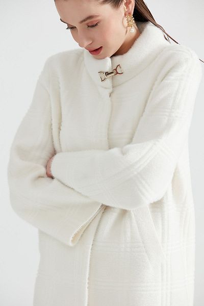 Tığ Triko Brooched Knitted Detailed Mink Coat Ecru