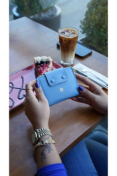 Lebina Milano Women's Wallet / Coin Compartment