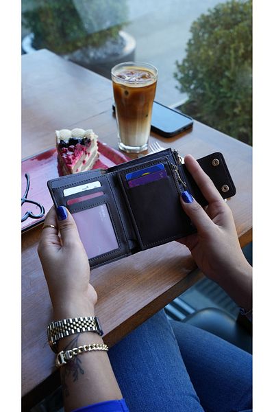 Lebina Milano Women's Wallet / Coin Compartment