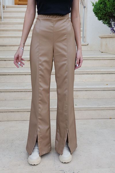 LOCCO Γυναικείο δερμάτινο παντελόνι Mink Color - Λεπτομέρεια με σχισμή