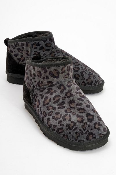 LuviShoes حذاء للكاحل نسائي من الجلد الطبيعي باللون الأسود من ZAZ