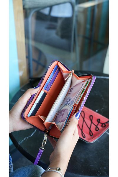 Crew Leather Belgrade Women's Wallet - with Hand Strap - Portfolio Wallet