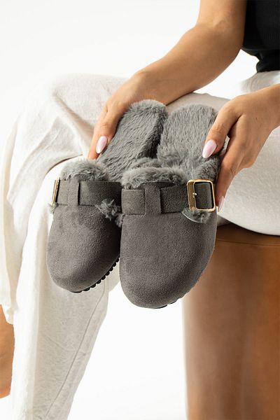 Moda Devrin Papuci de pluș cu cataramă din piele intoarsa gri