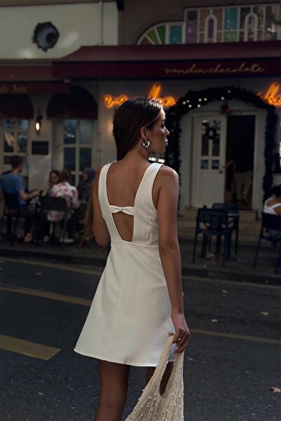 Le Savu Shilsee Women's Ecru V-Neck Mini Dress