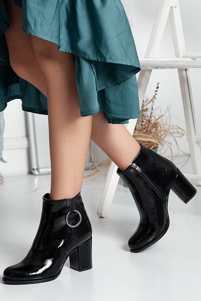 Dilimler Ayakkabı Zippered Wrinkled Patent Leather Black Large Size Women's Heeled Boots