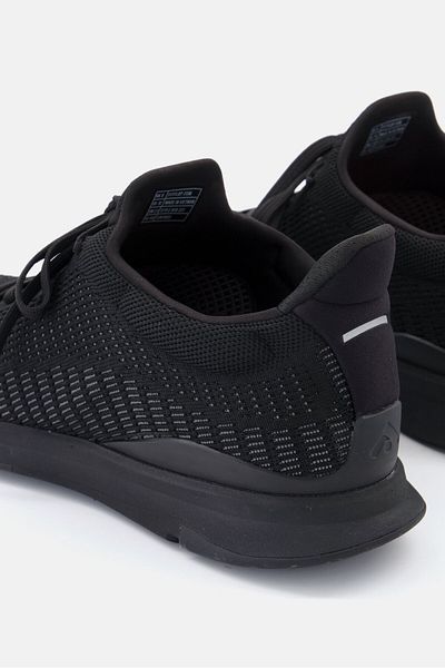 Fitflop حذاء رياضي برباط للجري للرجال، أسود