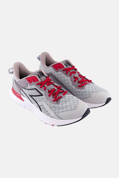 Diadora حذاء تدريب Mythos Blushield Volo 3 برباط للرجال، لون رمادي