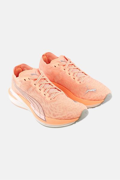 Puma Women Deviate Nitro Wildwash Lace Up Running Shoe, Peach