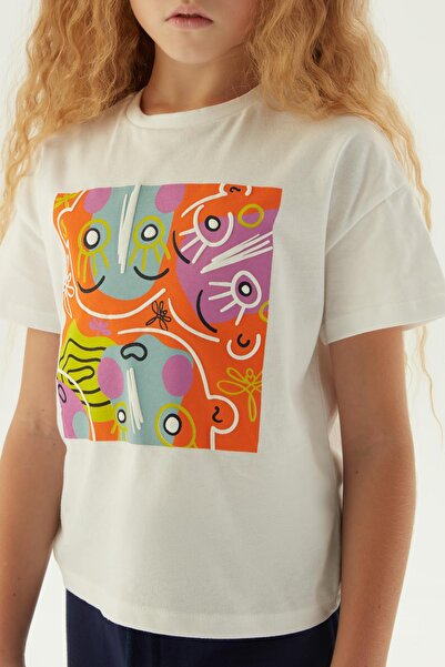 Tyess BG Store Girl's White T-Shirt
