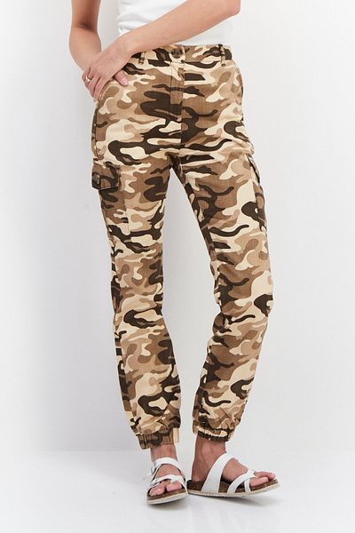 NA-KD Women Regular Fit Camouflage Cargo Pant, Brown