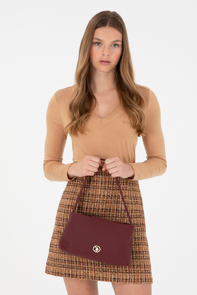 U.S. Polo Assn. حقيبة كتف نسائية باللون الأحمر الداكن 50303437-VR014