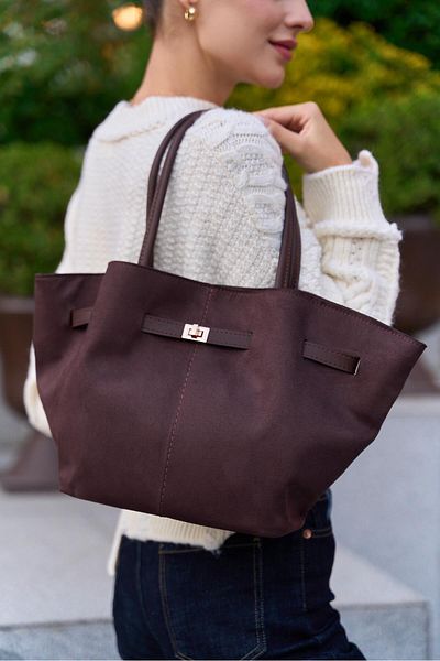 Madamra Braune Damen-Hand- und Umhängetasche aus Wildleder mit Kordelzug und Clip