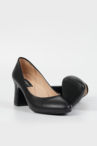 TUNAELLİ KADIN SİYAH HAKİKİ DOĞAL DERİ 35-41 NUMARA TOPUKLU KLASİK AYAKKABI